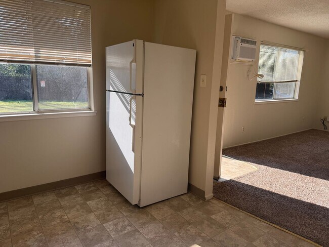 Building Photo - 2868003/60