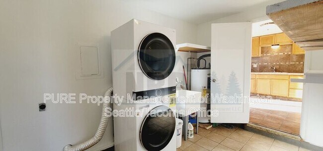 Building Photo - 10522 Addison St SW