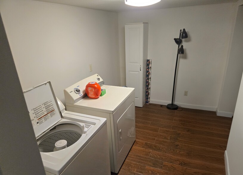 Building Photo - 209 Richardson Dr