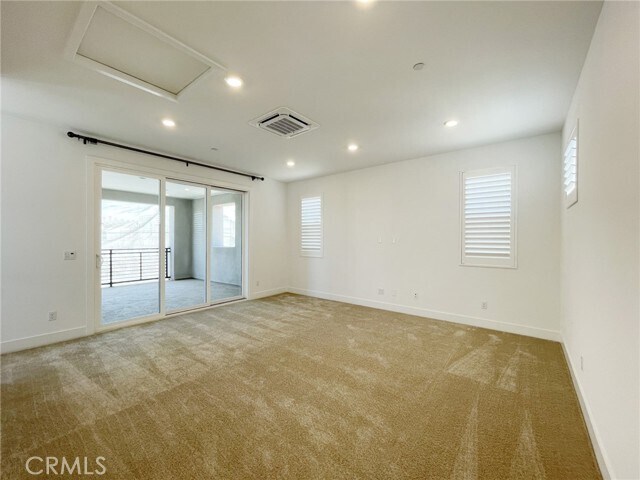 Building Photo - 105 Sawbuck