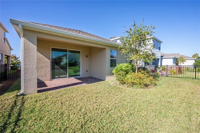 Building Photo - 7212 Paradiso Dr