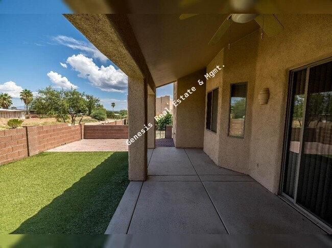 Building Photo - 606 W Woodfield Ct
