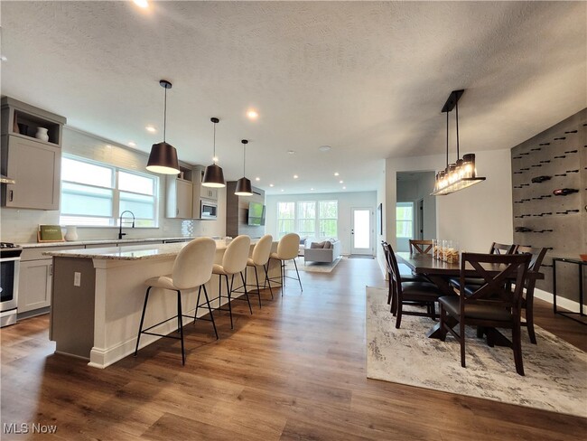 Building Photo - 7830 Hunting Lake Dr