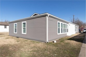 Building Photo - 1916 S Hiram St