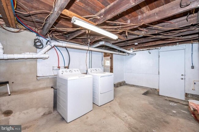 Building Photo - 10 East E Street