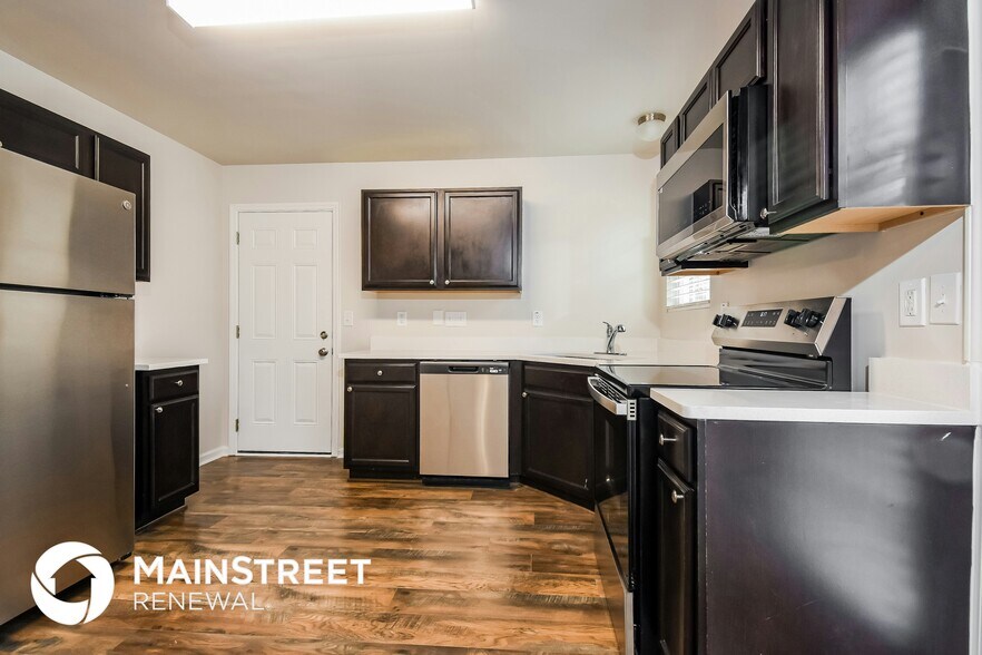 Building Photo - 828 Brentwood Pk Ln