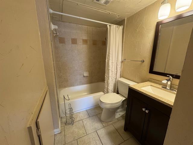 Building Photo - 2310 Bamboo Dr