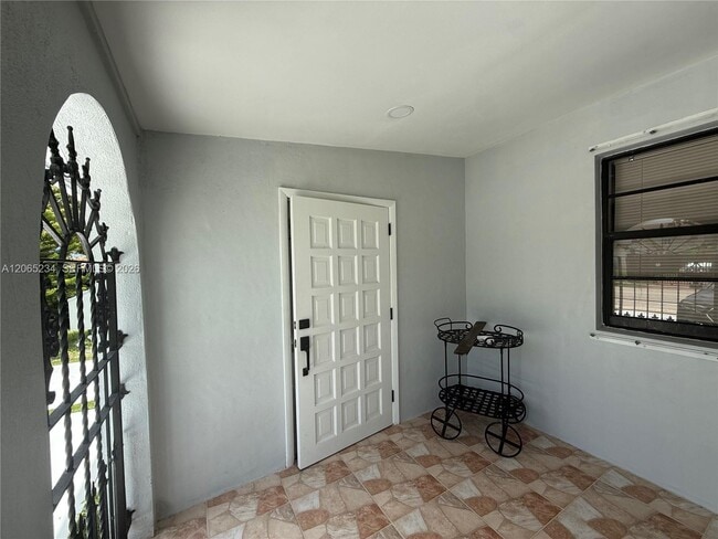 Building Photo - 8805 SW 43rd Terrace