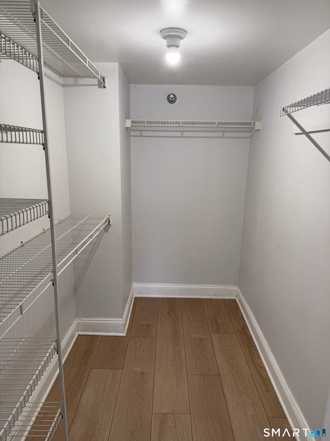 Building Photo - 127 Greyrock Pl