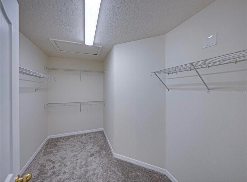 Building Photo - 143 Alfani St