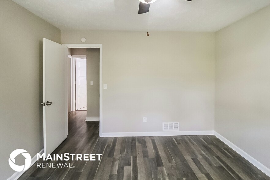 Building Photo - 5672 Beechwood Dr SW