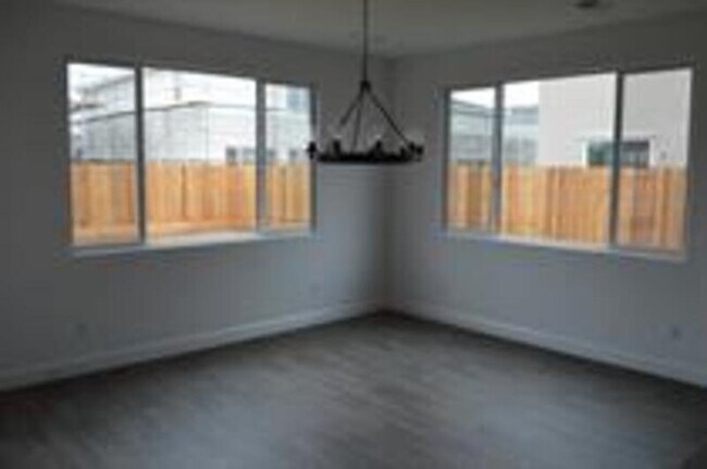 Building Photo - 2446 Cortes Dr