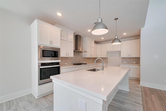 Building Photo - 23649 Silver Palm Trl
