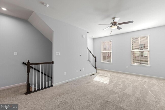 Building Photo - 537 Willow Bend Dr