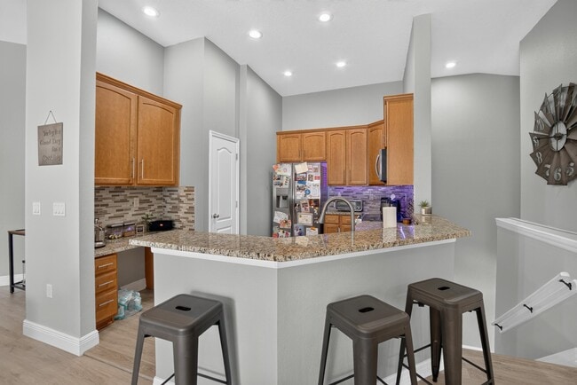 Building Photo - 6746 Breezy Palm Dr