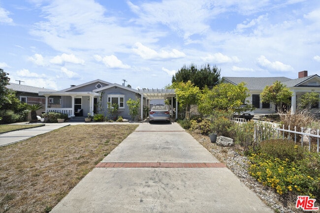 Building Photo - 151 N Harvard Blvd
