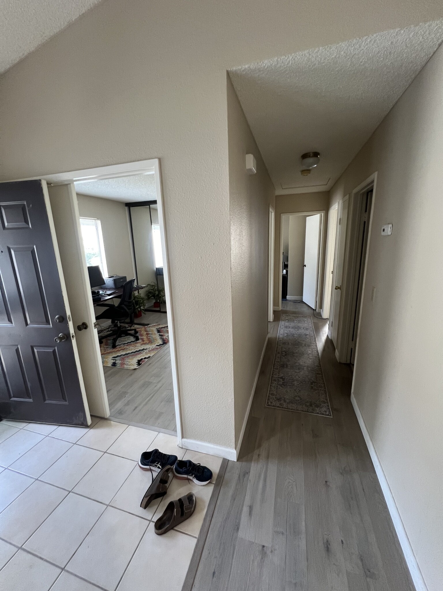 Building Photo - 4759 Gardenia St