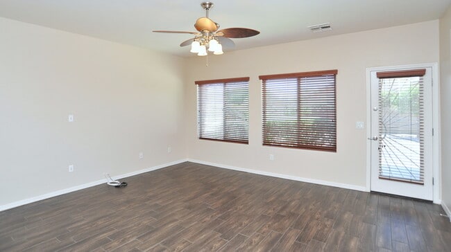 Building Photo - 4 Bedroom, 2.5 Bathroom in Oro Valley