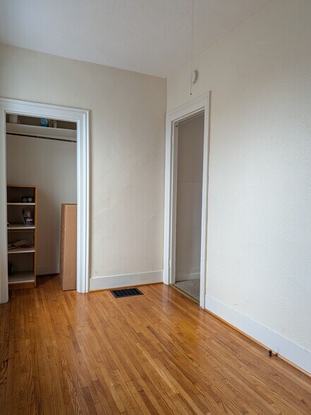 Building Photo - 516 Prospect Ave