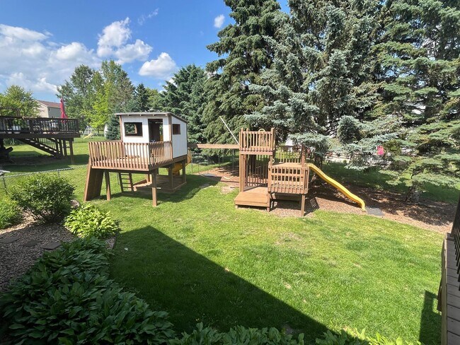 Building Photo - Beautifully Updated 4-Bed Home in Prime NW...