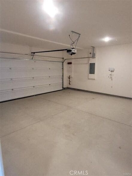 Building Photo - 2058 Bergamot St