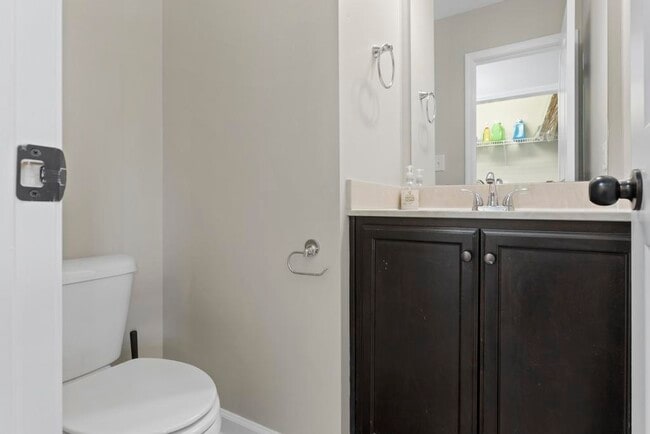 Building Photo - 202 Breakwater Dr