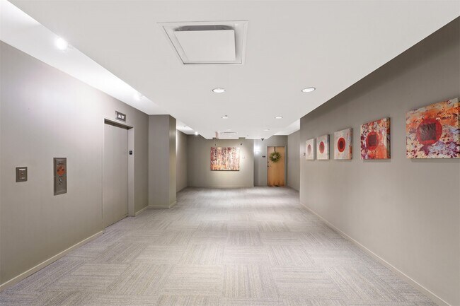 Building Photo - 915 Olive St