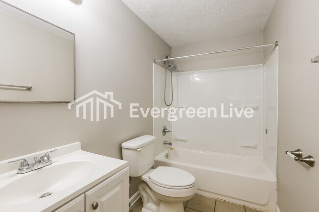 Building Photo - 1401 Wolf Cir