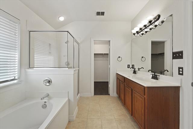 Building Photo - 300 Bluefinch Dr