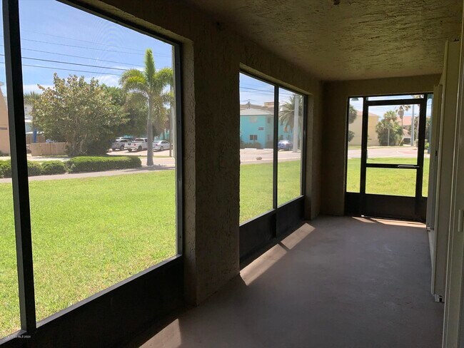 Building Photo - 7301 Ridgewood Ave