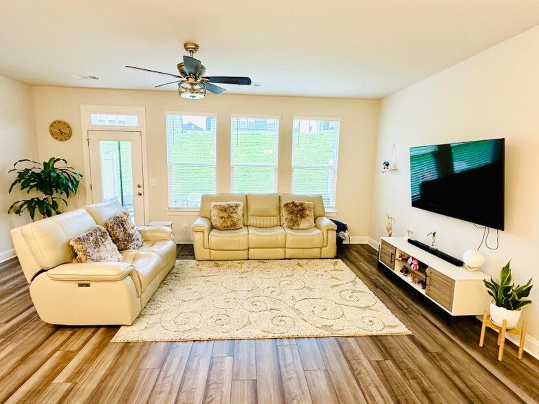 Building Photo - 276 Netherlands Blvd