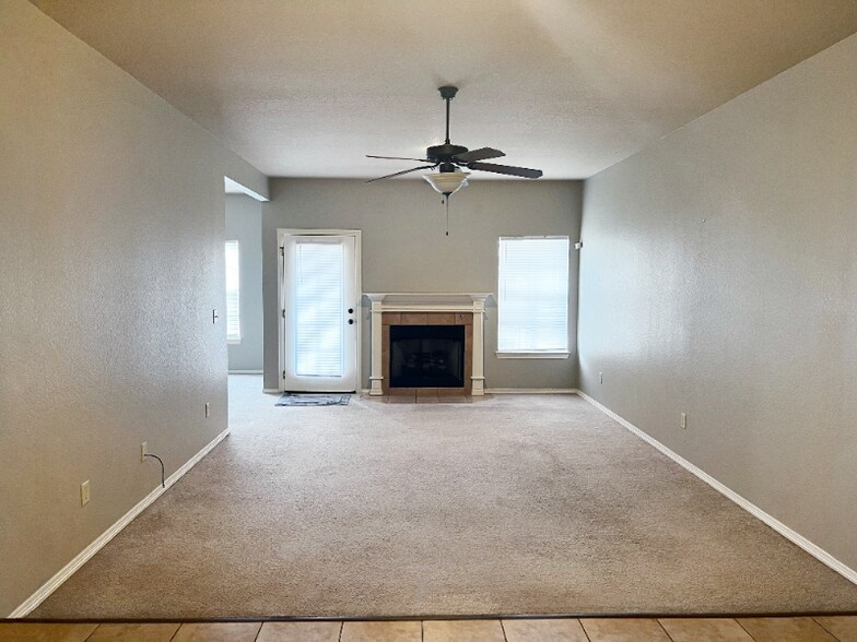 Building Photo - 2827 N Cassius Ln