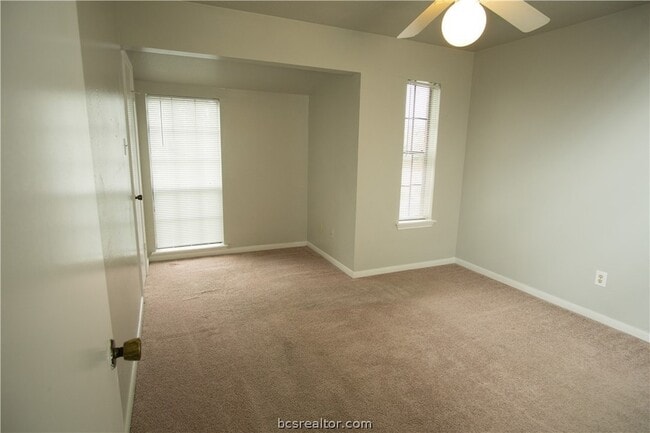 Building Photo - 1801 Woodsman Dr