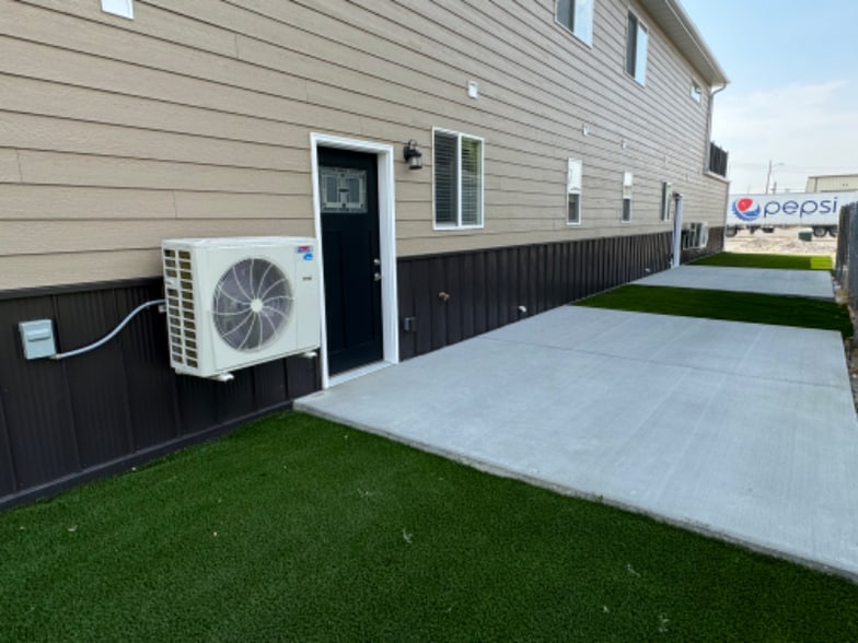 Building Photo - 310 3rd St W