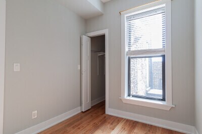 Building Photo - 625 W Oakdale Ave