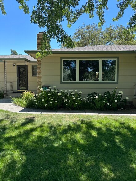 Building Photo - 1446 Norman Park Dr