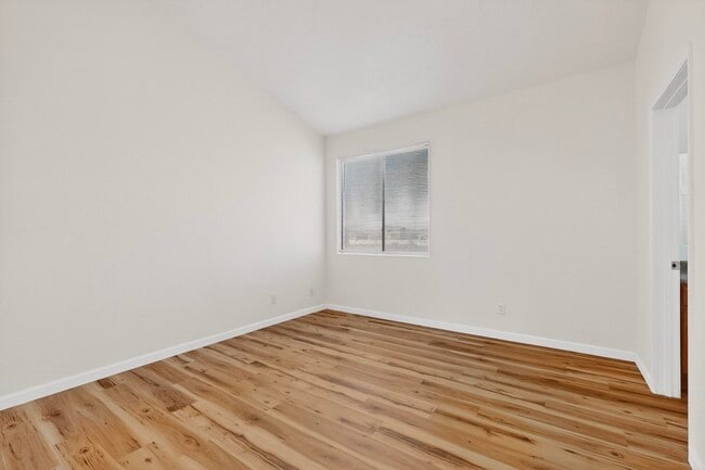 Building Photo - 4200 Ridgeway Ct