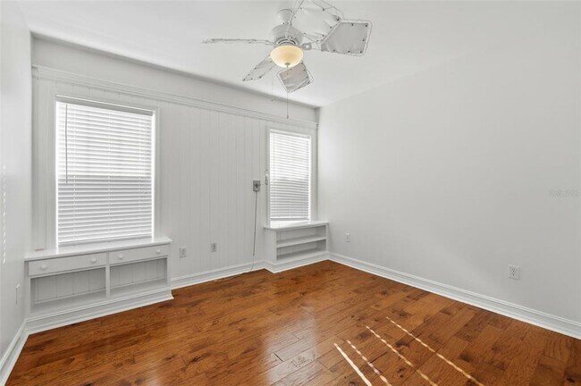 Building Photo - 815 Lake Evalyn Dr