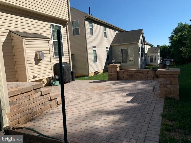 Building Photo - 8379 Academy Rd