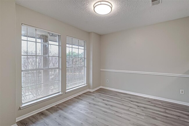 Building Photo - 11503 Meadow Ln