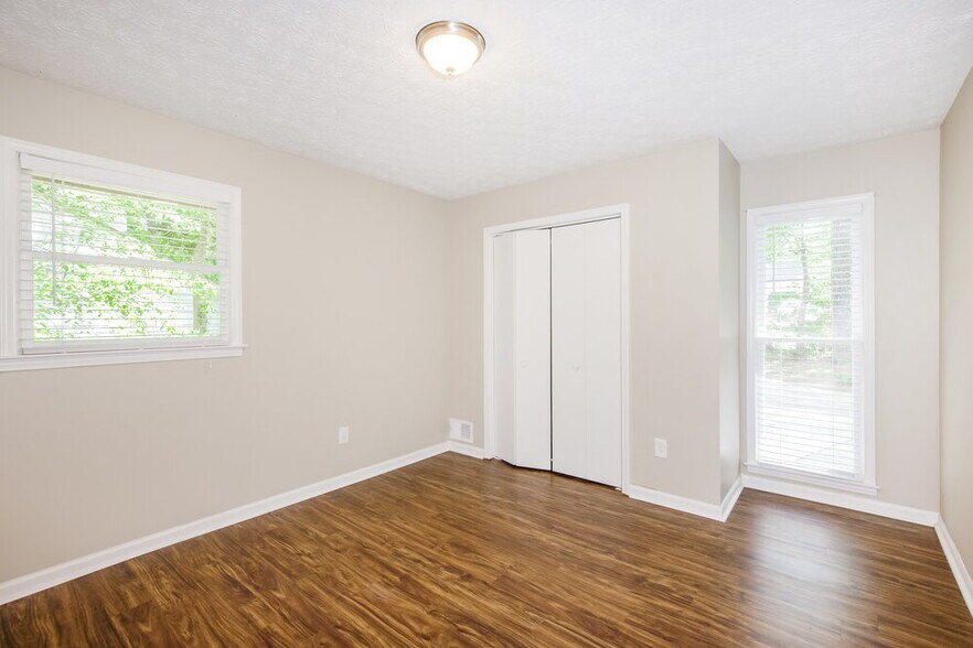 Building Photo - 4765 Banner Elk Dr