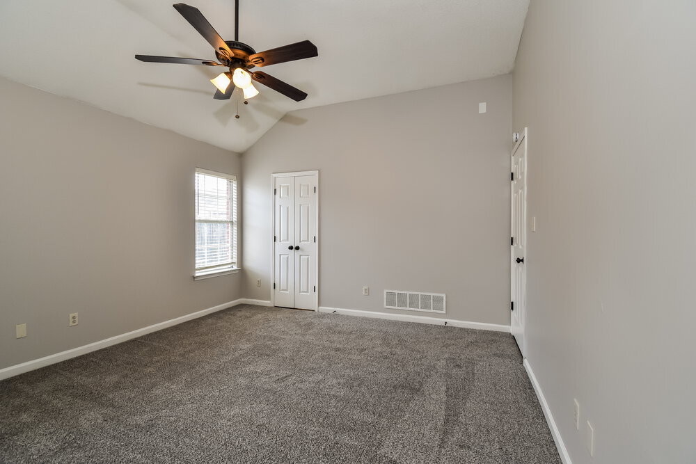 Building Photo - 8238 Regal Bend Dr