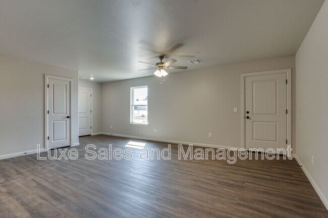 Building Photo - 400 Keiths Wy