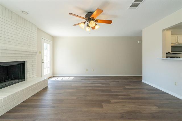 Building Photo - 2507 Meadowview Dr
