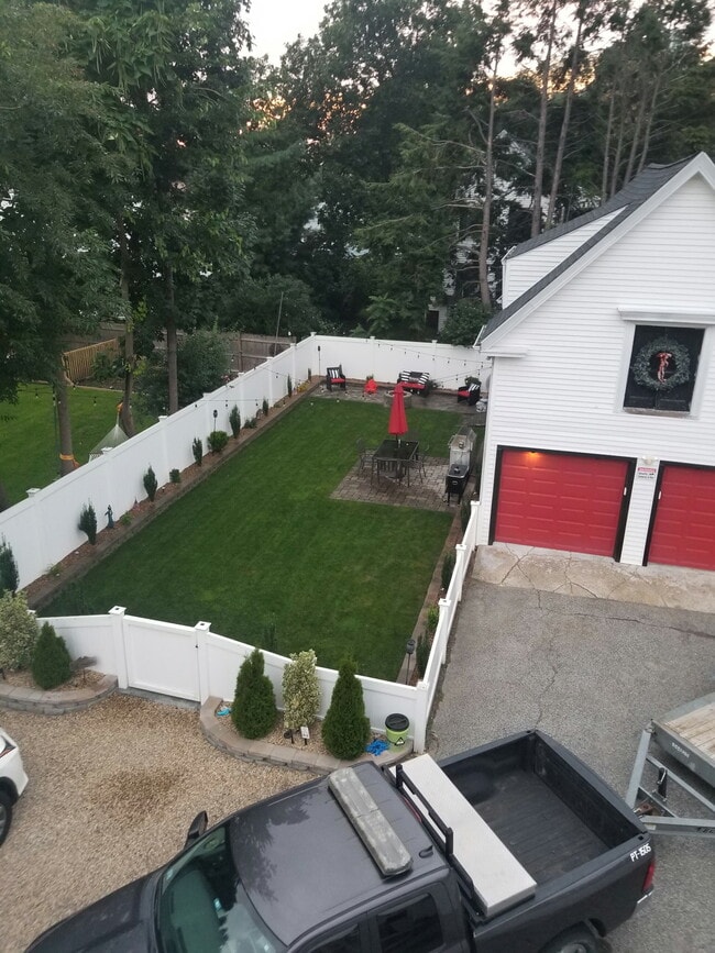 Building Photo - 14 Roy St