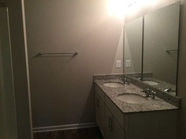 Building Photo - 135 Mountain Crest Dr