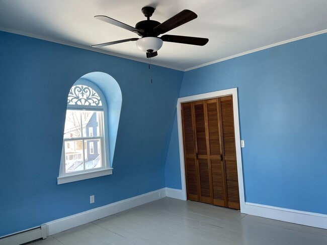 Building Photo - Recently Renovated Victorian Style Home in...