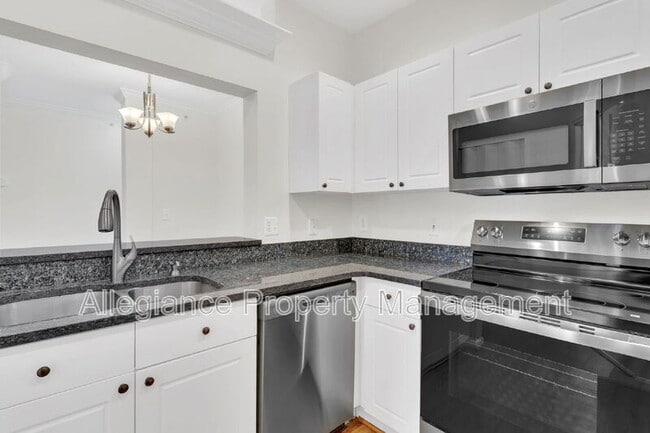 Building Photo - 4560 Strutfield Ln