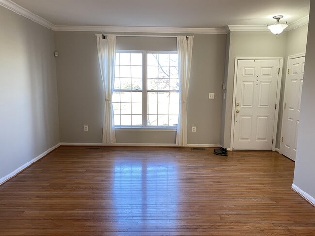 Building Photo - 13851 Palisades St