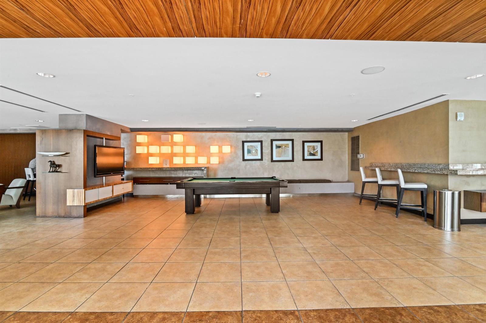 Building Photo - 60 SW 13th St